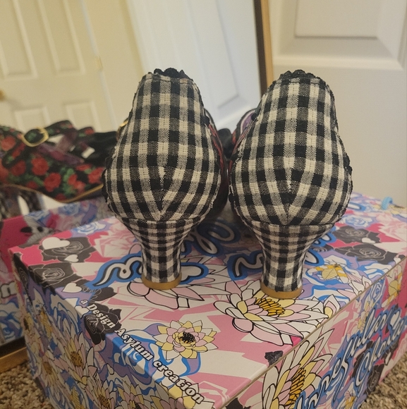 EUC Irregular Choice Summer Breeze Red Floral/Black & White Gingham Heels EU 40 - Picture 2 of 8